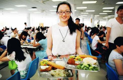 將恨的人叫來CBD吃飯 廣州珠江新城白領吃飯是有多“難”?
